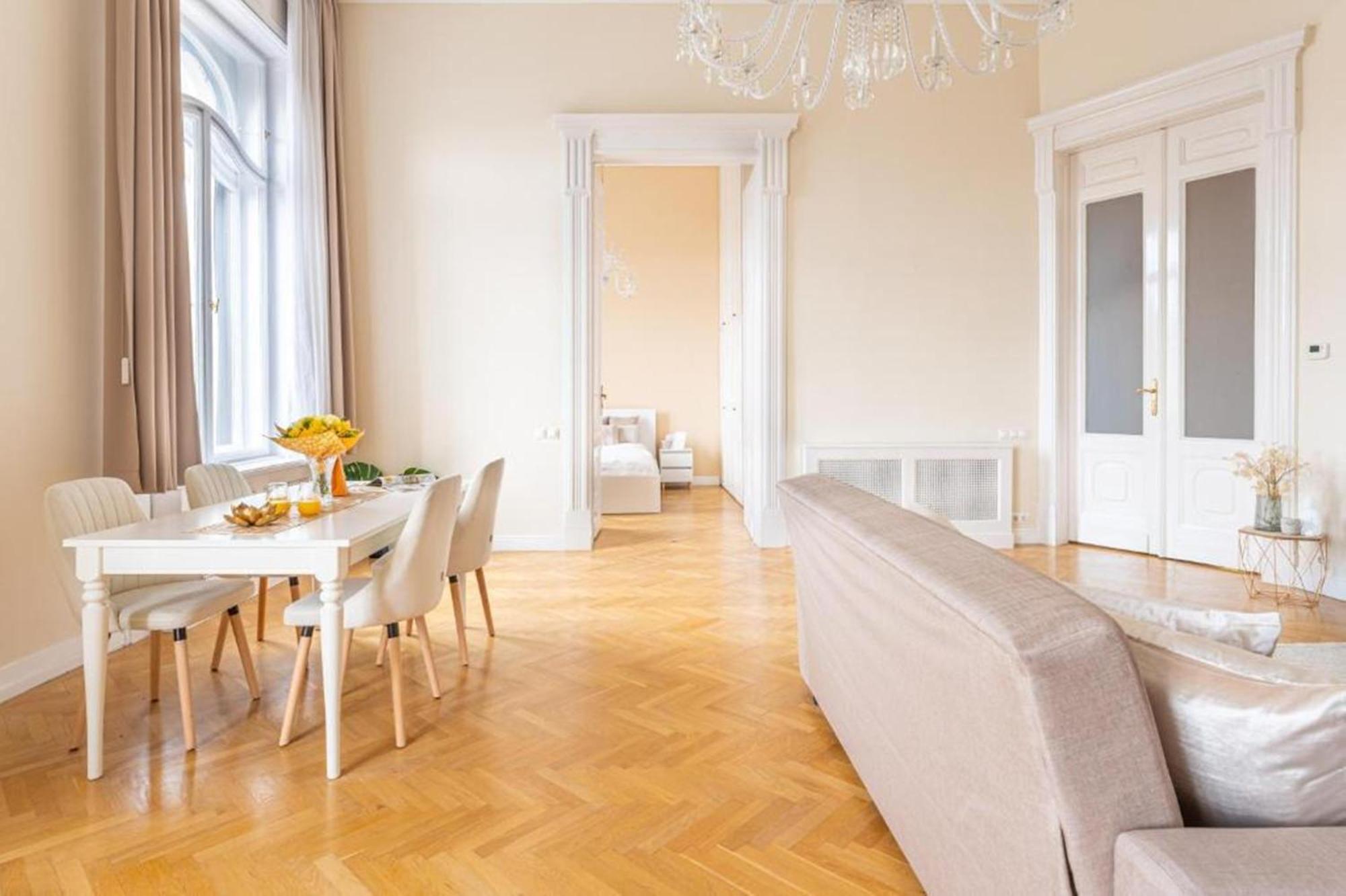 City Hotel Matyas Budapest Luaran gambar
